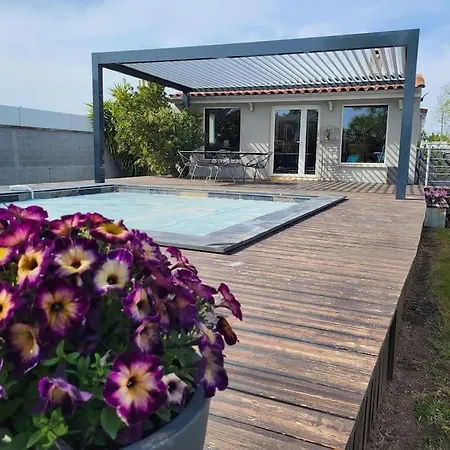 別荘 Maison Climatisee Avec Piscine Entre Alpilles Et Camargue アルル